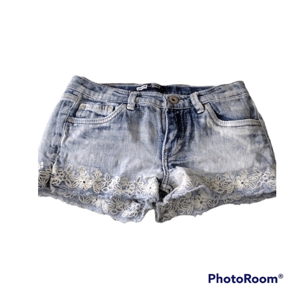 Levi's 12 girls shorty shorts jean denim flower light - Picture 2 of 4